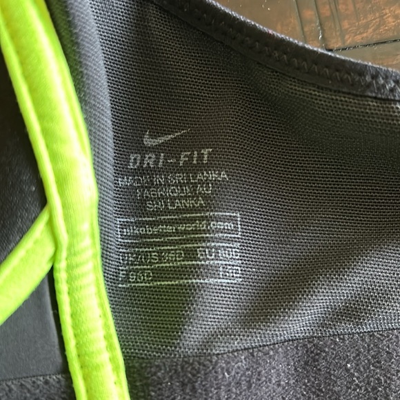 Nike Sports Bra - Picture 4 of 4